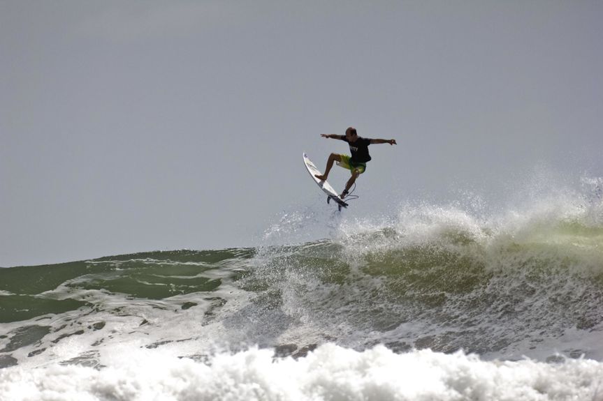 Surfing Image CR New