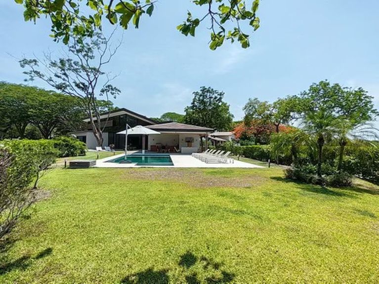 409c5e56-c105-4332-bc15-f928d4e4f44c