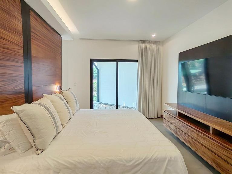 Llama Del Bosque Img 20