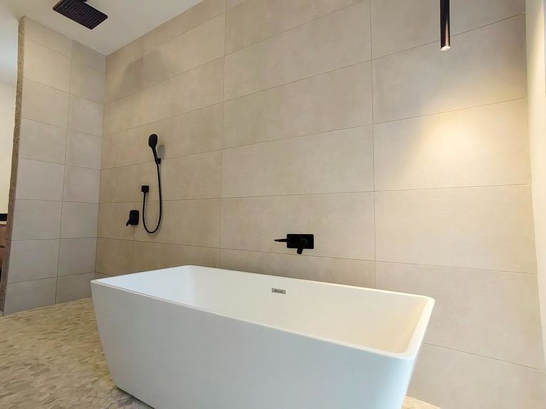 Llama Del Bosque Img 23