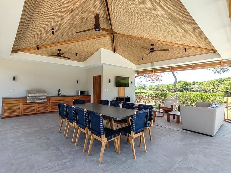 Llama Del Bosque Img 31