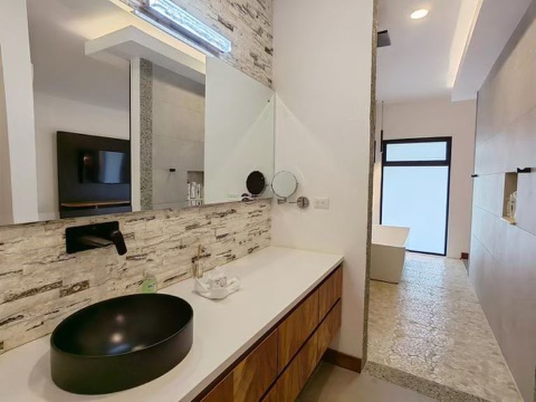 c5cb71d4-77e7-401a-af55-a40370fcc427