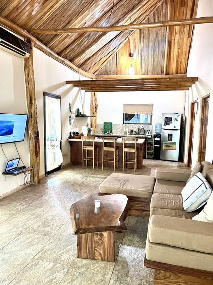 1502e54b-f6d9-4e99-946d-d5873757f0e9