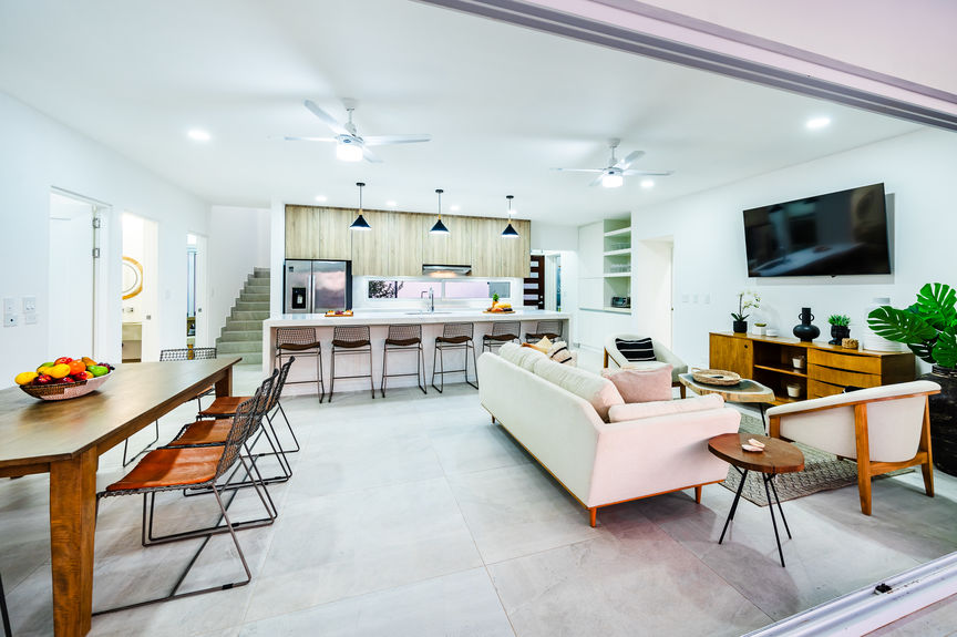 12. Kitchen and Dining Room