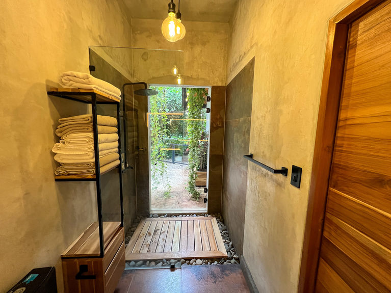 CASA BLACKBOX BATHROOM PRINCIPAL