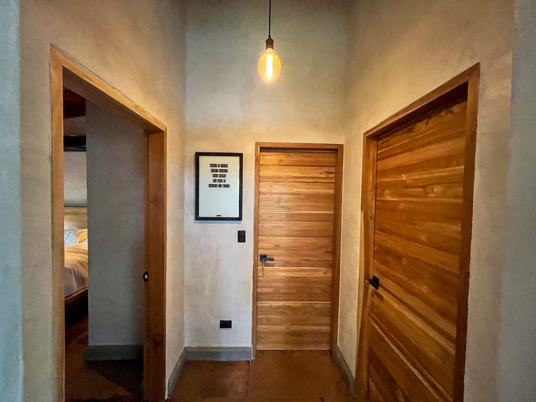 CASA BLACKBOX HALLWAY-2