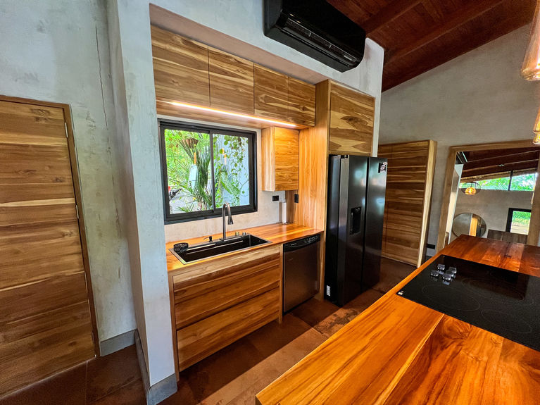 CASA BLACKBOX KITCHEN AND DOOR