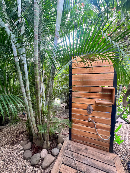 CASA BLACKBOX OUTSIDE SIDE SHOWER