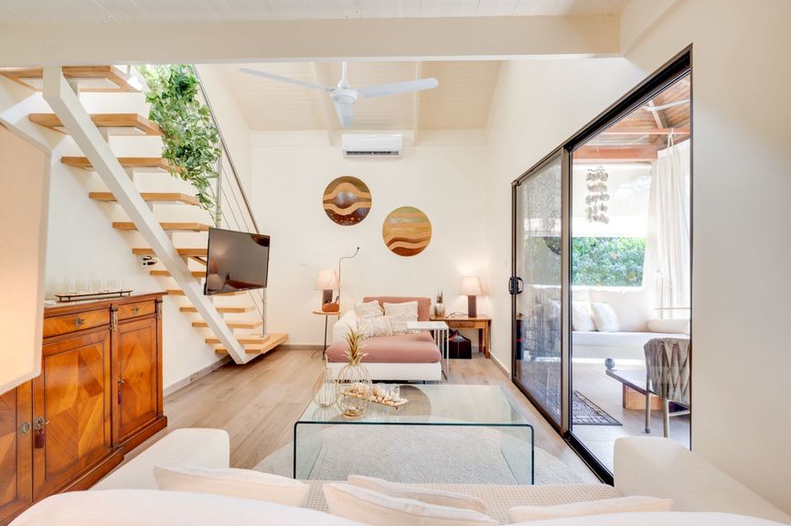 e3fb5e8a-74a6-49cd-a404-fd67ce4fbd04 2