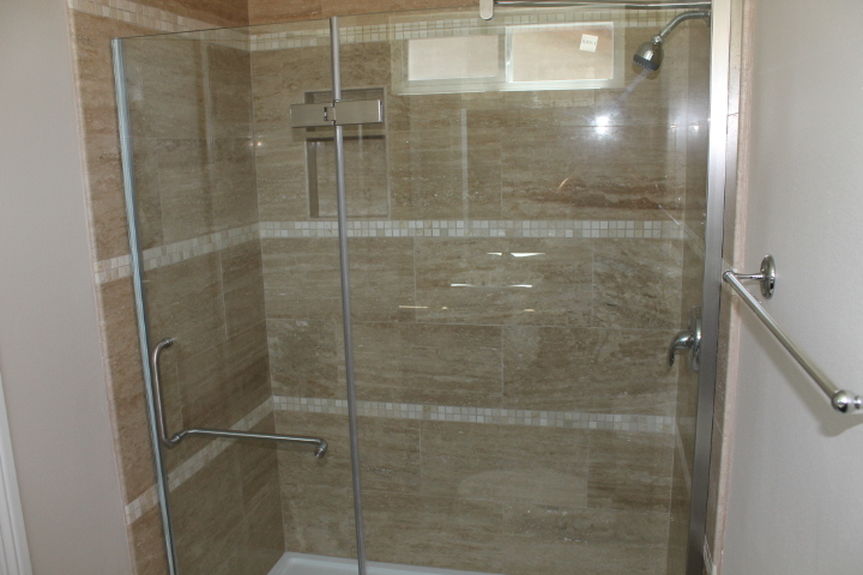 bek_4321dortheadownstairsmasterbathshowerjpg