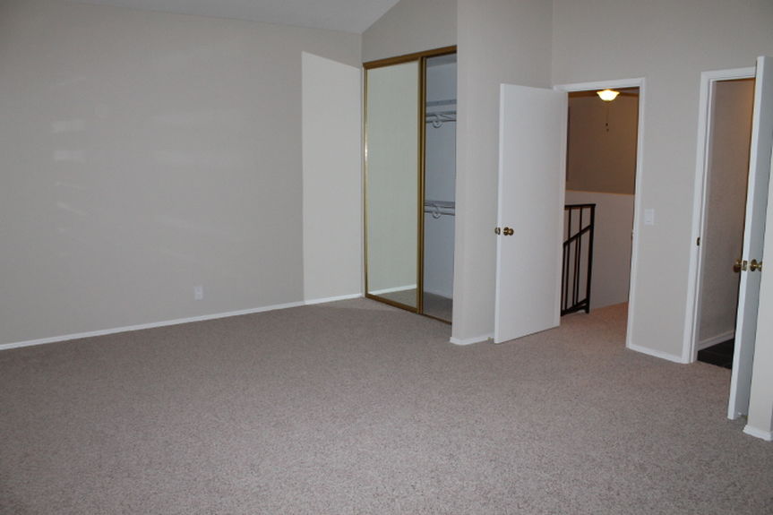 bks_6271hillsideupstairsmasterbedroomsideviewjpg