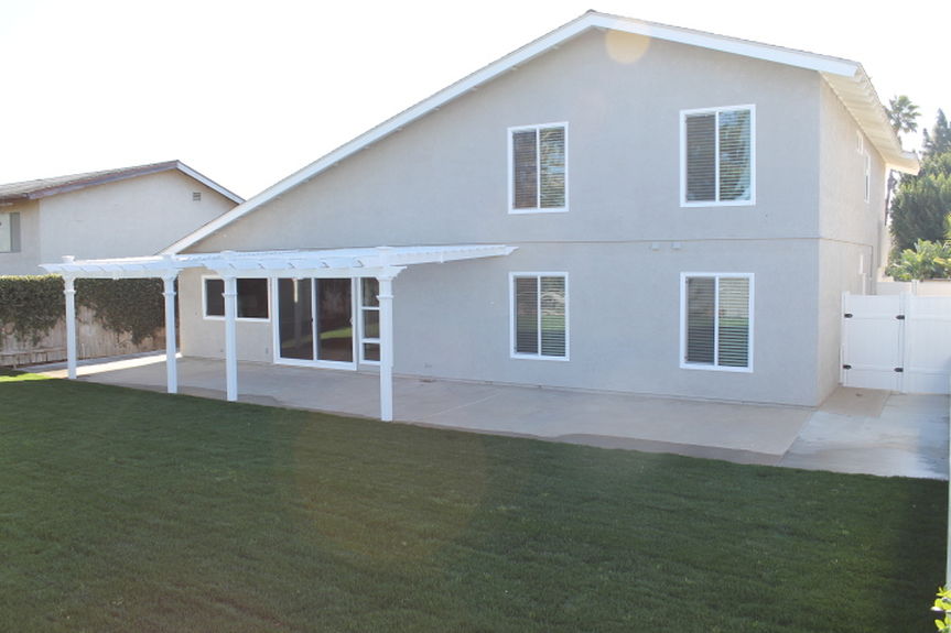 bwh_6271hillsidebackyardjpg