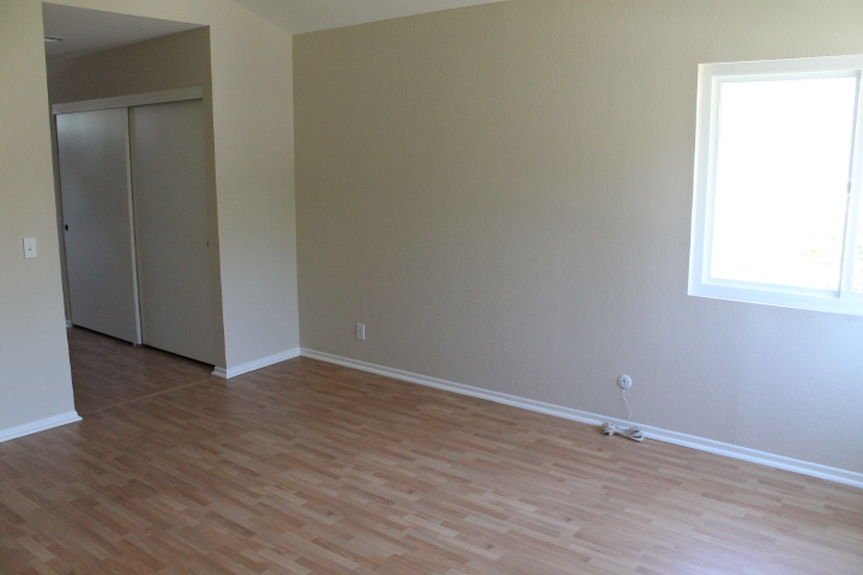 diz_212tanforanmasterbedroomsideviewjpg