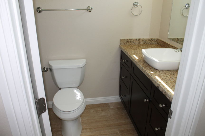 djw_4321dortheadownstairsmasterbathjpg