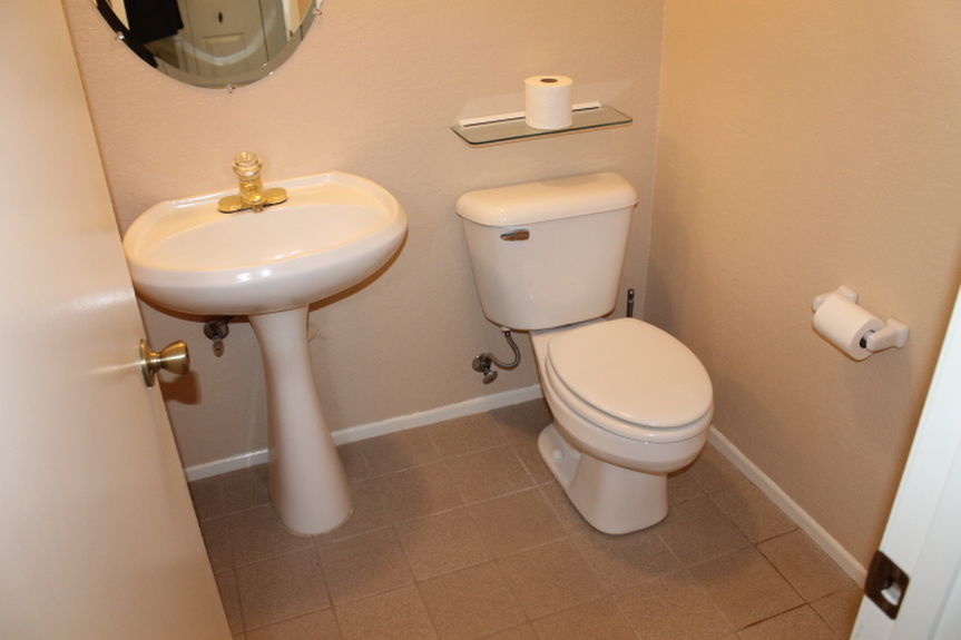 eyw_1931saddledownstairsbathjpg