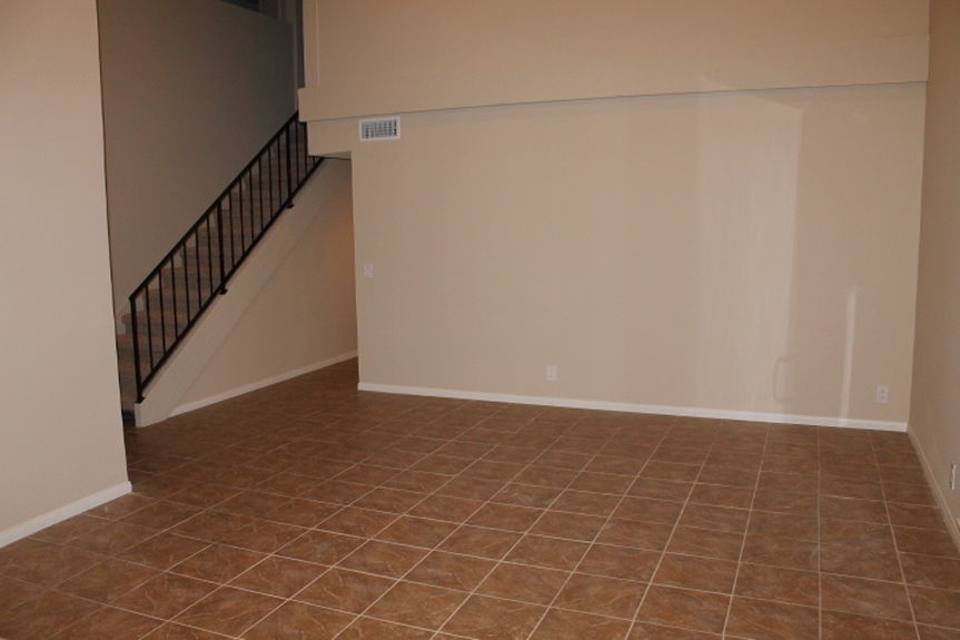fdf_6271hillsidediningroomjpg