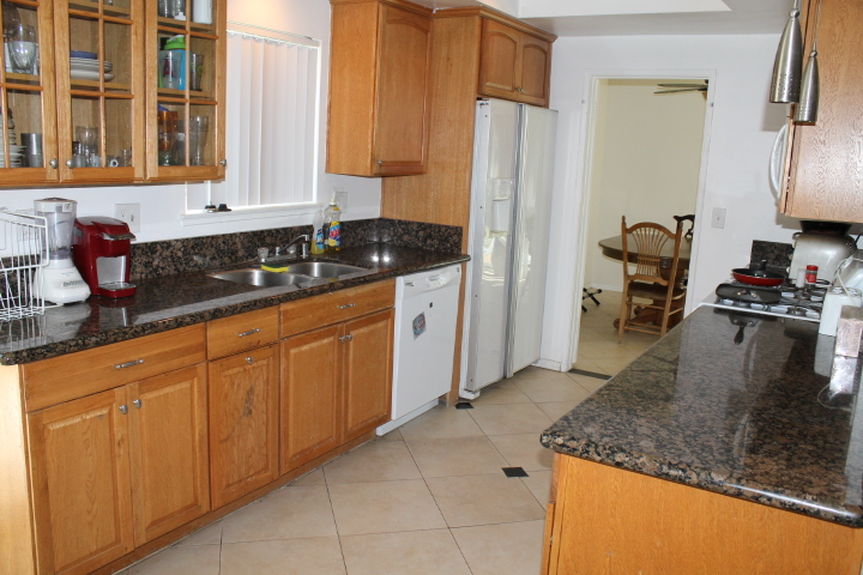 ffg_1410annajeannekitchenrearviewjpg