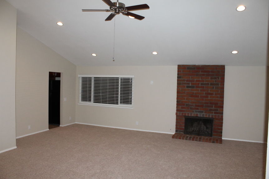 fig_6271hillsidelivingroomjpg