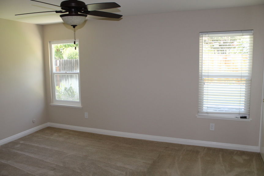 hds_4321dortheadownstairsmasterbedroomjpg