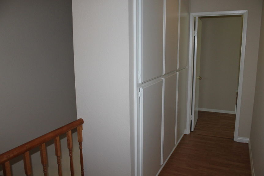 ibm_212tanforanupstairshallwayjpg