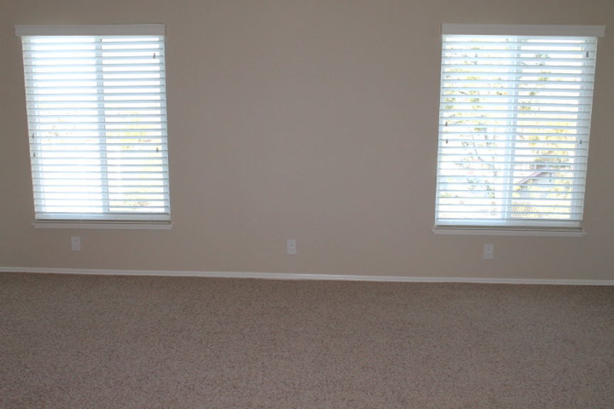 igk_6271hillsideupstairsmasterbedroomwindowsjpg