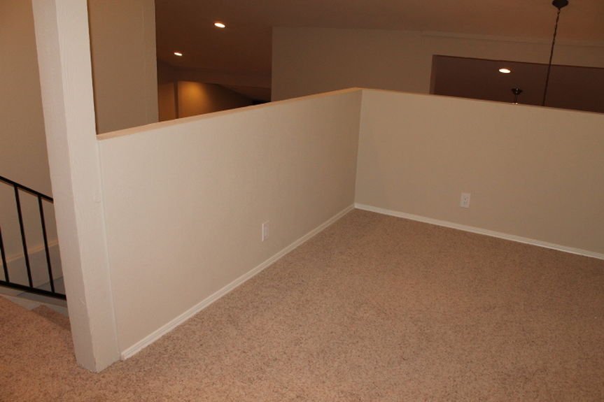 ozd_6271hillsideupstairslandingjpg