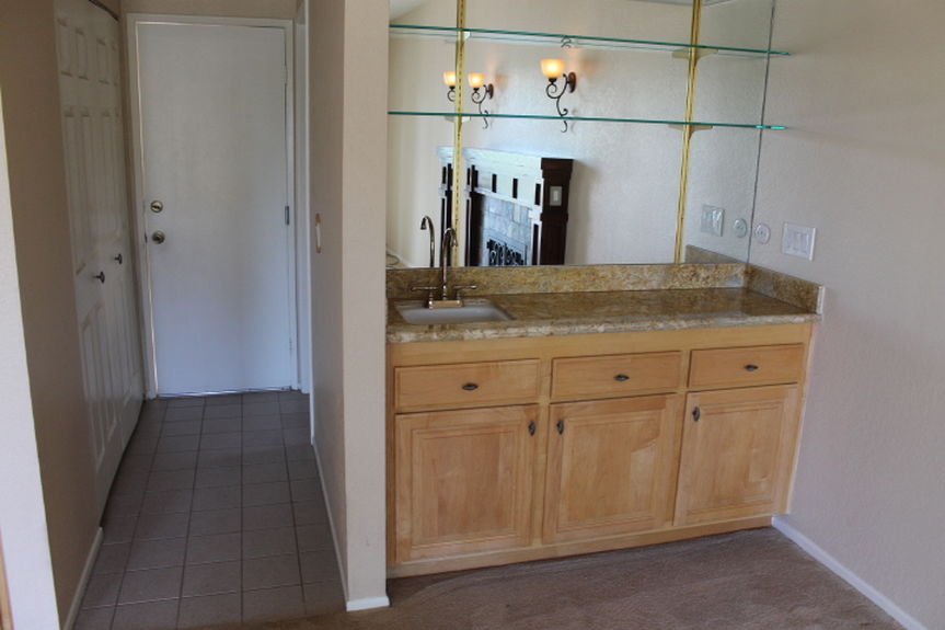 pwu_1931saddlefamilyroomwetbarjpg