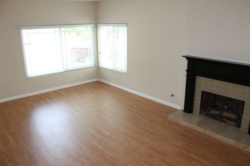 rcv_212tanforanlivingroomjpg