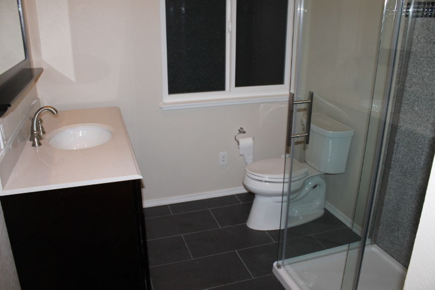 vwl_6271hillsideupstairsmasterbathjpg