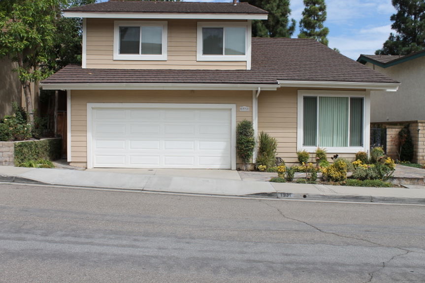 wyk_1931saddlefrontyardjpg