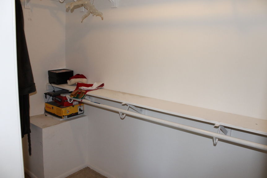 zko_1410annajeanneupstairsmasterbedroomclosetjpg