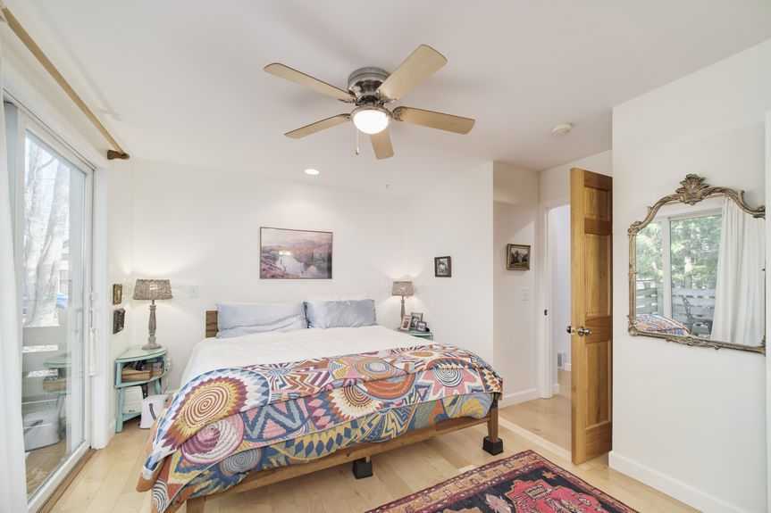 13200_Hopkins_Forest_Dr-05