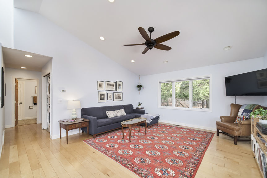 13200_Hopkins_Forest_Dr-10