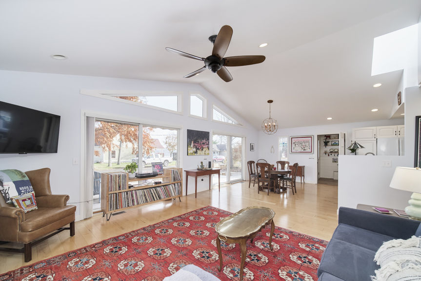 13200_Hopkins_Forest_Dr-13