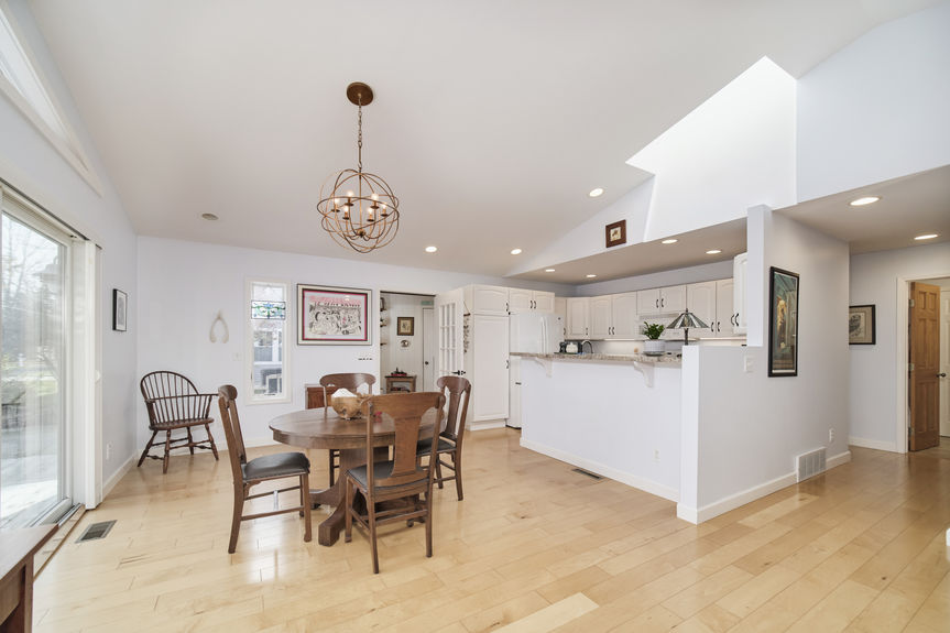 13200_Hopkins_Forest_Dr-14