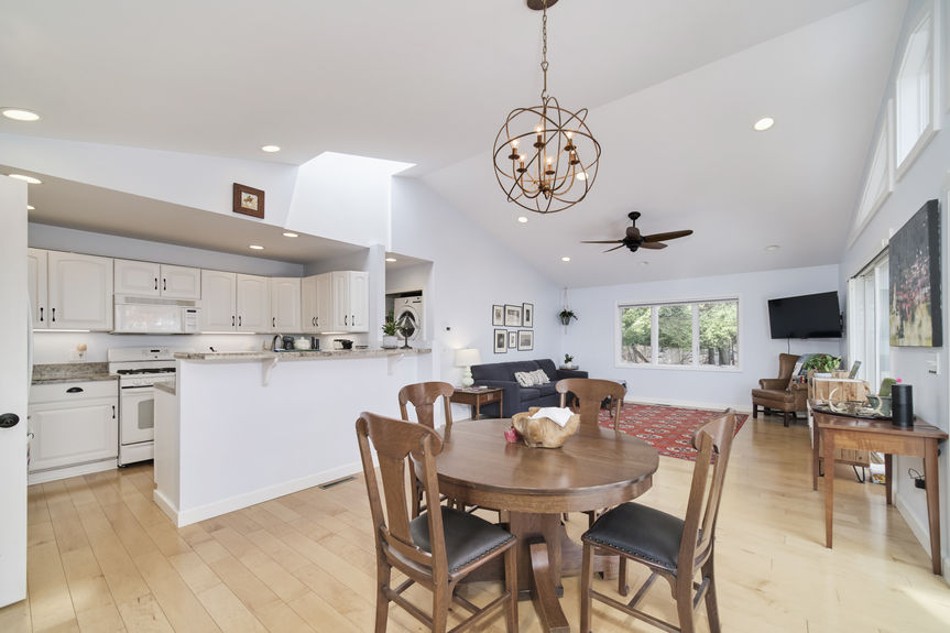 13200_Hopkins_Forest_Dr-16