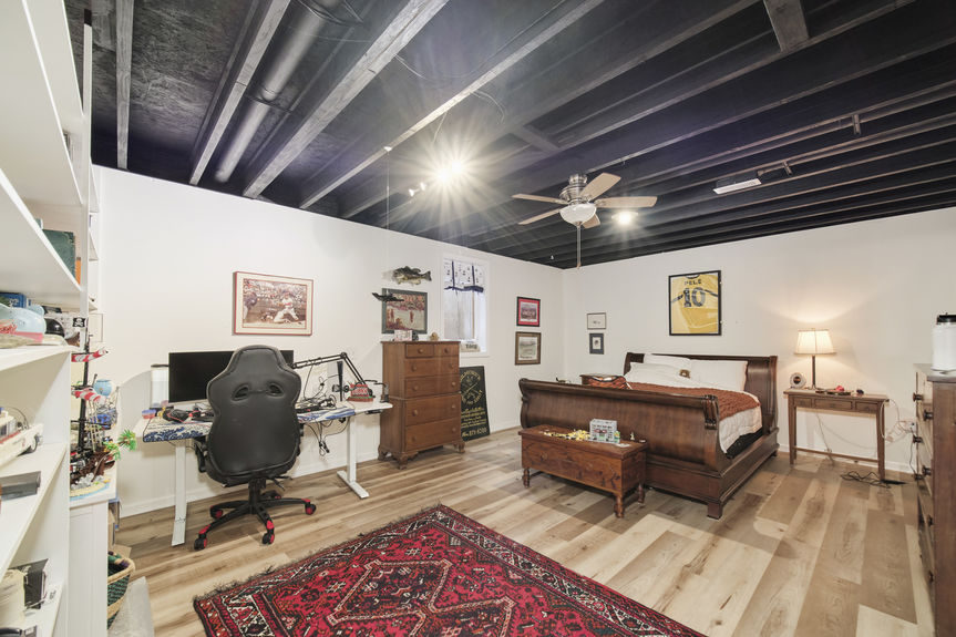 13200_Hopkins_Forest_Dr-24