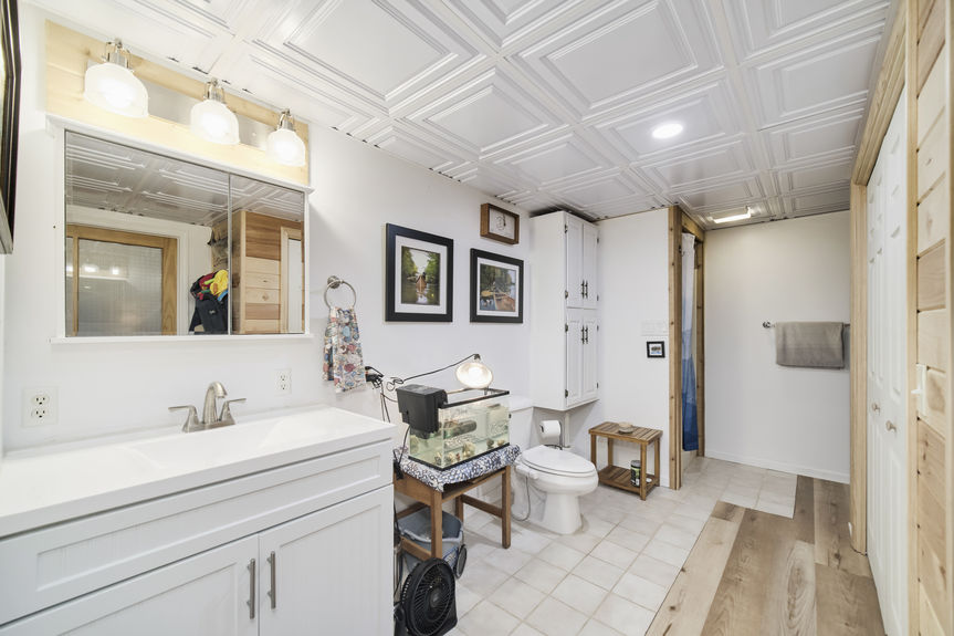 13200_Hopkins_Forest_Dr-25