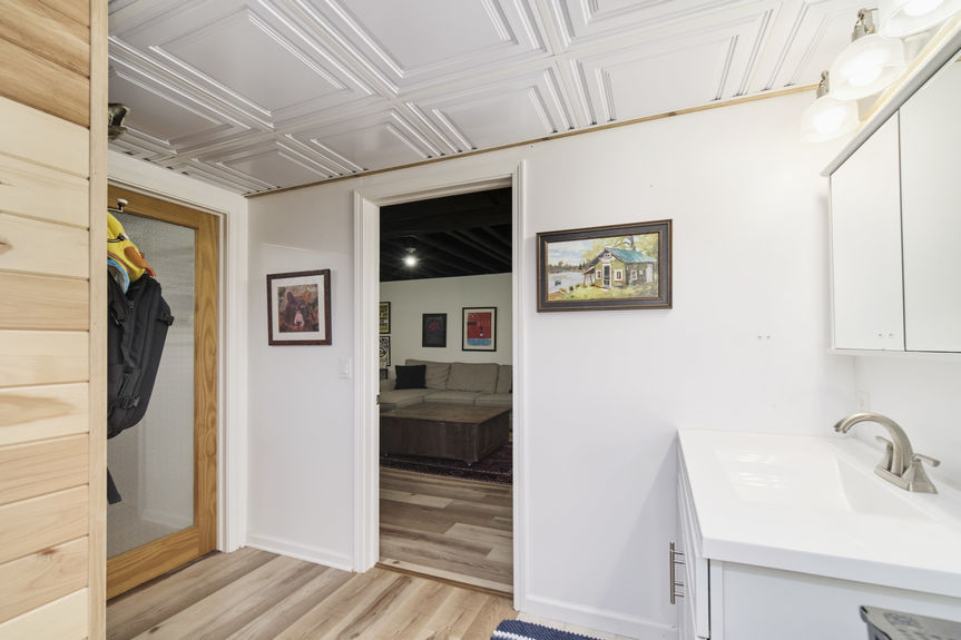 13200_Hopkins_Forest_Dr-26