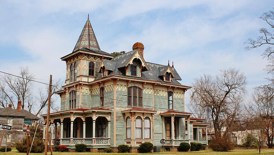 old-victorian-house-paulette-thomas