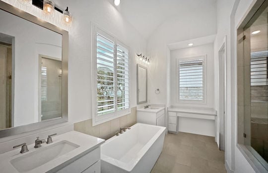 220 Corazon Master Bath