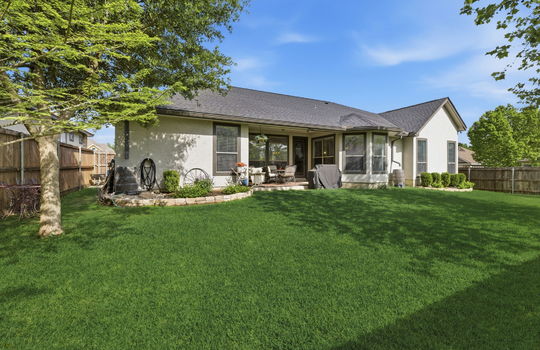 42-web-or-mls-8Y8A4262_with_grass