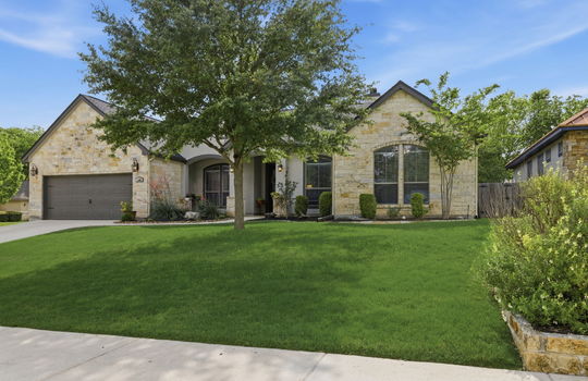 57-web-or-mls-8Y8A4253_with_grass