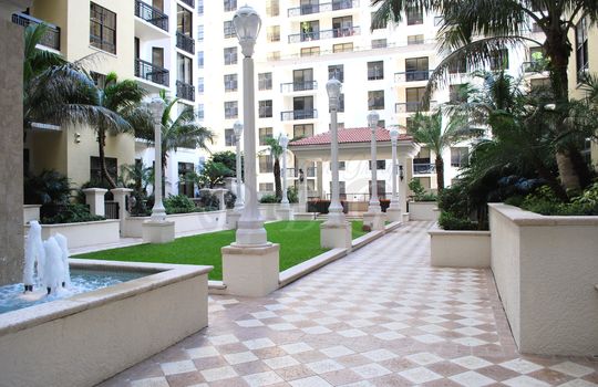two-city-plaza07