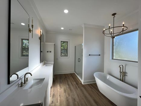 671 Ridge MBR Bath