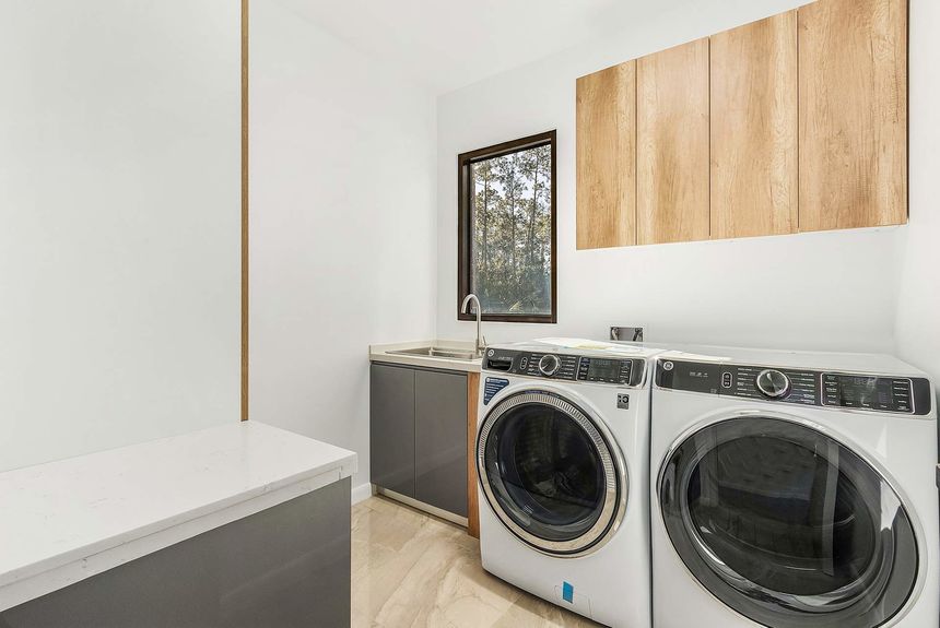 8-web-or-mls-0D8A2448