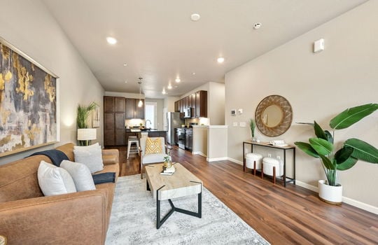12-web-or-mls-8421 Galvani Trl, E12