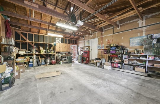 21-web-or-mls-8198 E Lehigh Dr21