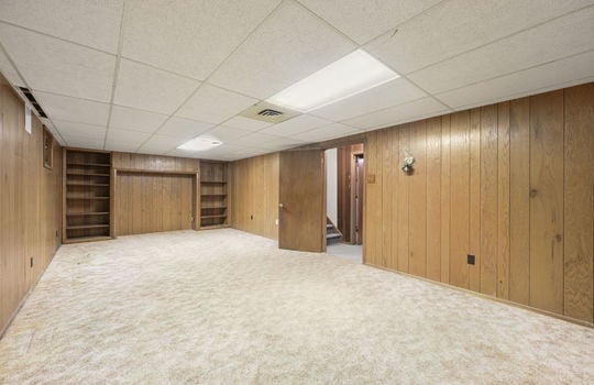 23-web-or-mls-8198 E Lehigh Dr23