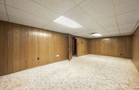 24-web-or-mls-8198 E Lehigh Dr24